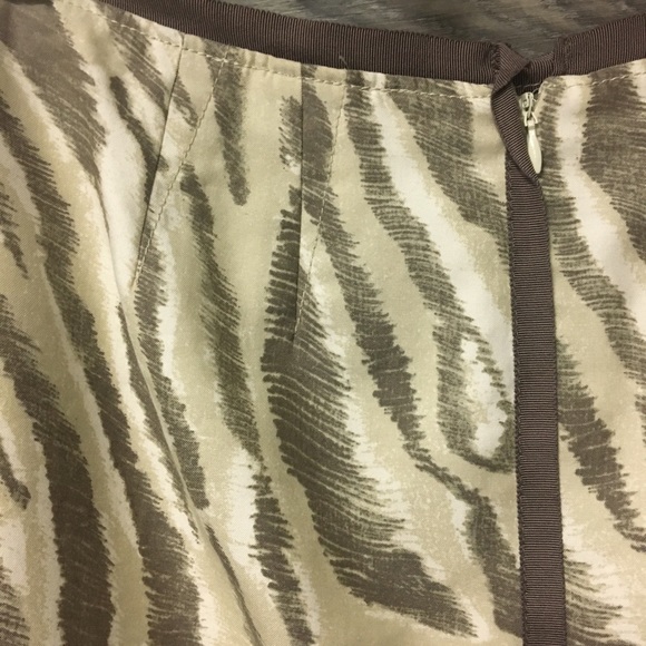 LOFT Zebra cream taupe pencil print skirt Size 6 - Picture 4 of 6